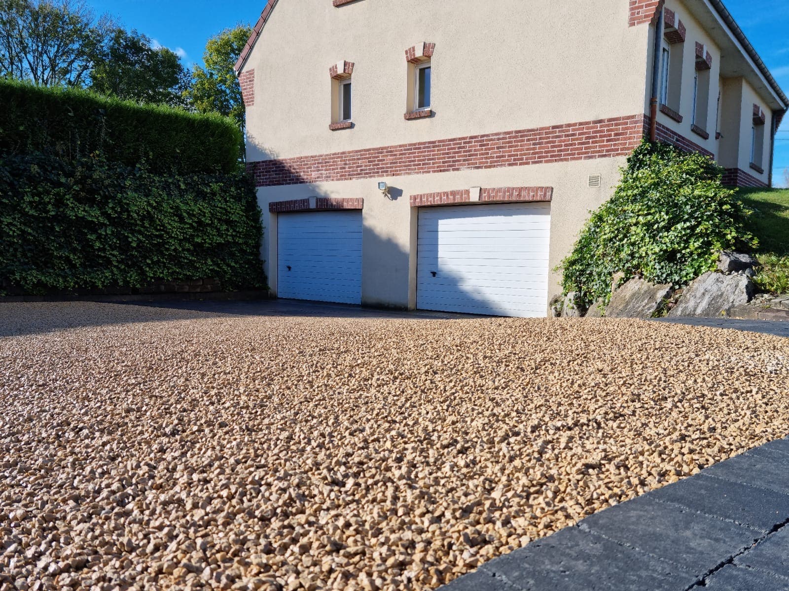 Allée de garage en gravier stabilisé Alvéolia