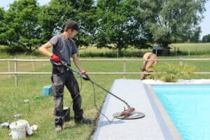 Contour piscine - résine - Jardres Poitiers57